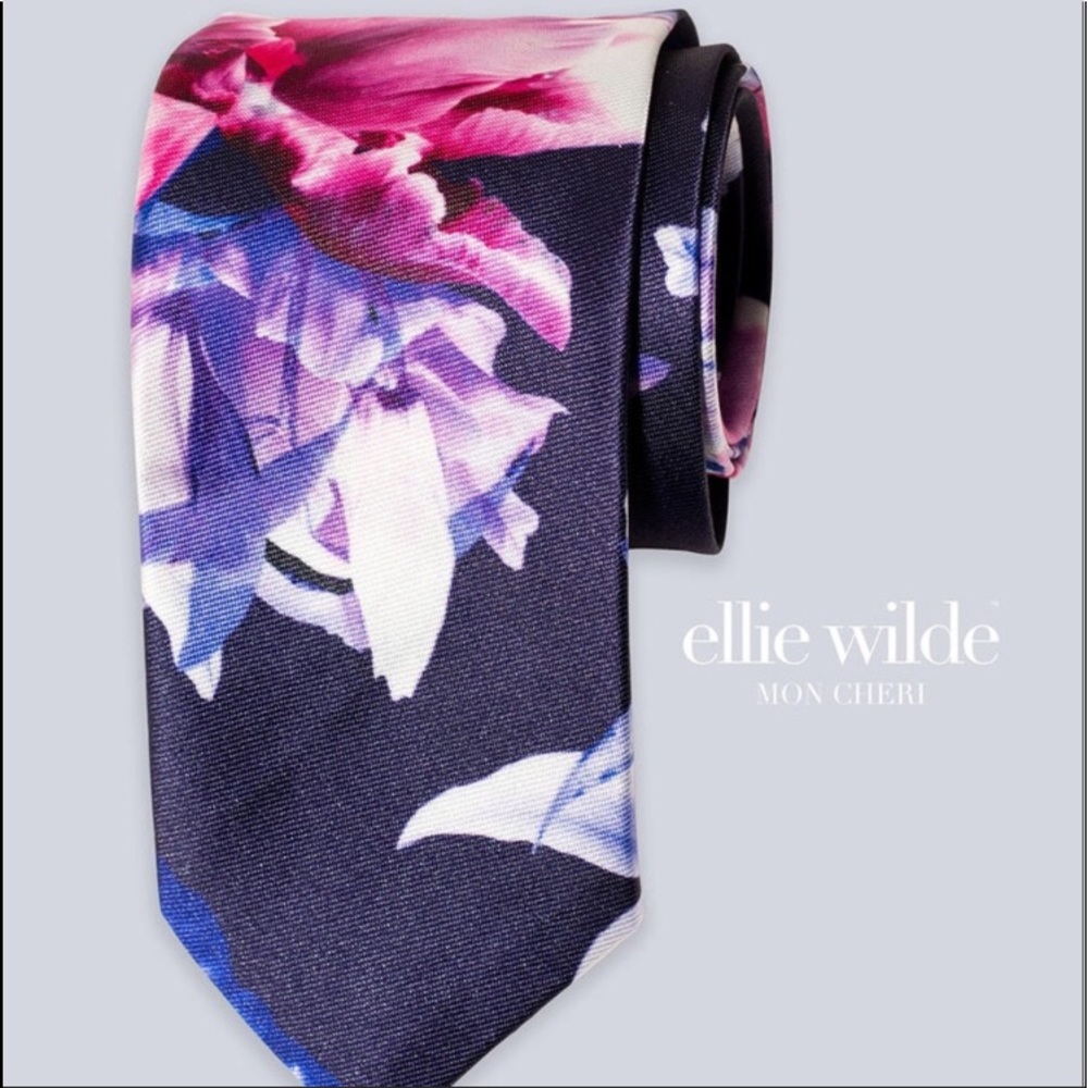 Ellie Wilde tie